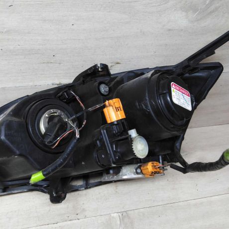 fara-peredniaia-pravaia-mazda-3-bk-xetcbek-ksenon-art-79104-big-2