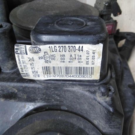 fara-peredniaia-pravaia-opel-astra-h-art-79304-big-6