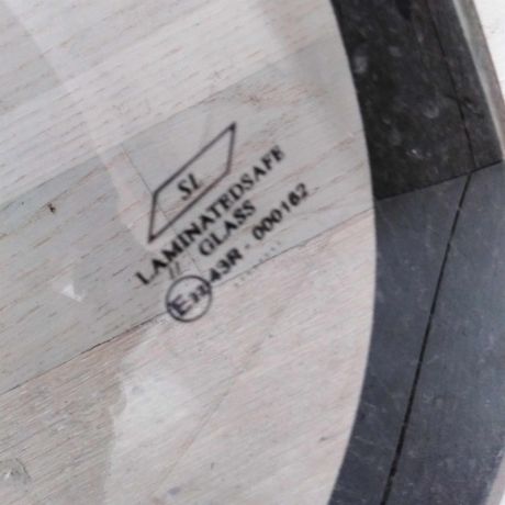 steklo-lobovoe-mazda-323-art-79311-big-1