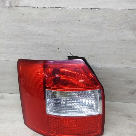 fonar-zadnii-levyi-audi-a4-b6-universal-art-79342-big-0