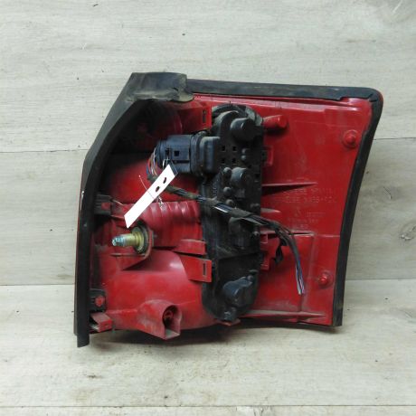 fonar-zadnii-levyi-audi-a4-b6-universal-art-79342-big-5