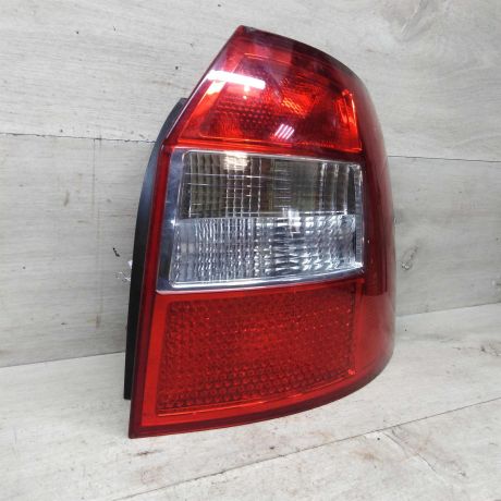 fonar-zadnii-pravyi-audi-a4-b6-universal-art-79353-big-0