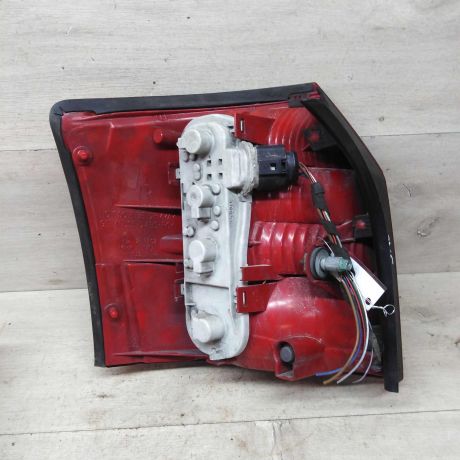 fonar-zadnii-pravyi-audi-a4-b6-universal-art-79353-big-1