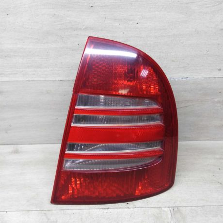 fonar-zadnii-pravyi-skoda-superb-i-art-79751-big-0