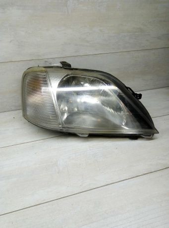 fara-peredniaia-pravaia-lada-largus-renault-logan-i-art-80259-big-0