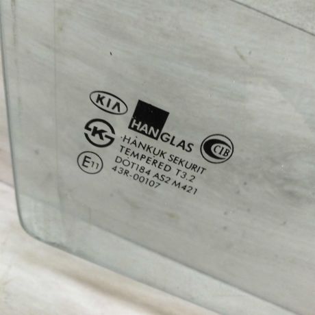 steklo-dveri-perednee-pravoe-kia-shuma-ii-art-80904-big-1