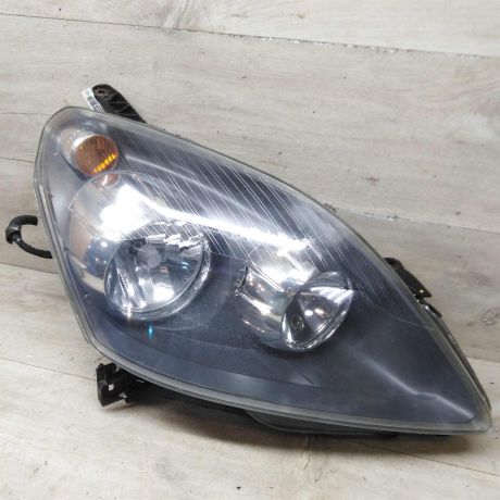 fara-peredniaia-pravaia-opel-zafira-b-art-81054-big-0