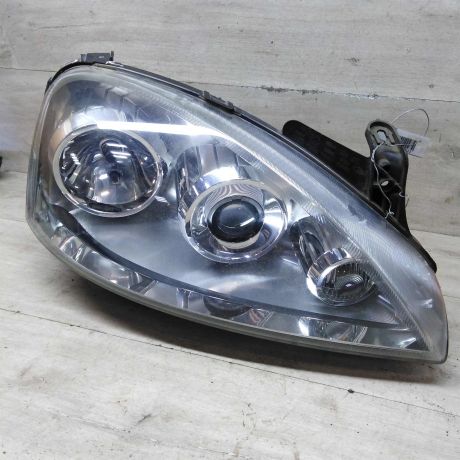 fara-peredniaia-pravaia-opel-corsa-c-defekt-art-81158-big-7