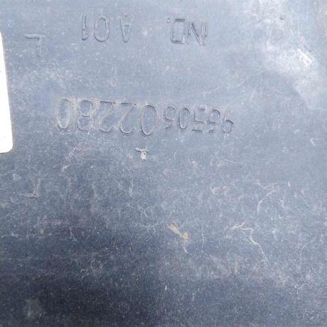 zabornik-vozduxa-perednii-levyi-radiatora-citroen-c5-i-restailing-art-82193-big-4