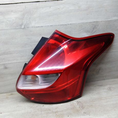 fonar-zadnii-pravyi-ford-focus-3-art-82225-big-0