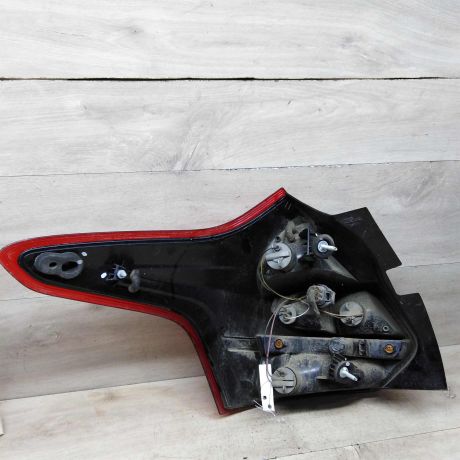 fonar-zadnii-pravyi-ford-focus-3-art-82225-big-5