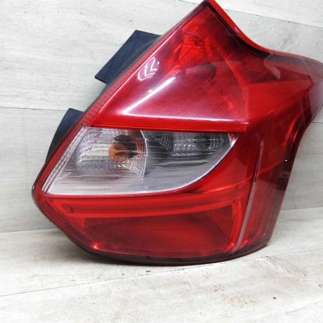 fonar-zadnii-pravyi-ford-focus-3-art-82225-big-1
