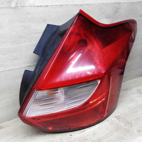 fonar-zadnii-pravyi-ford-focus-3-art-82225-big-7