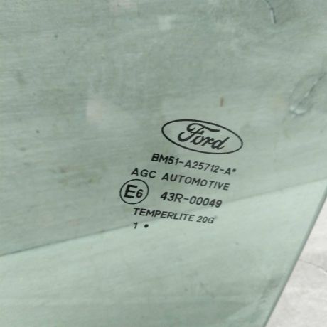 steklo-dveri-zadnee-pravoe-ford-focus-3-art-82388-big-0