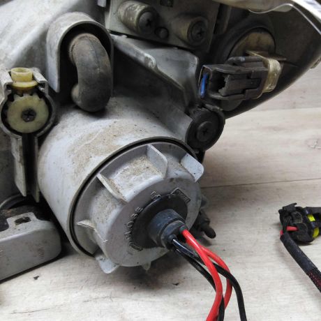 fara-peredniaia-pravaia-hyundai-sonata-4-ef-art-83017-big-3