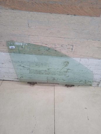 steklo-dveri-perednee-pravoe-toyota-corolla-ix-e120-e130-art-83159-big-0