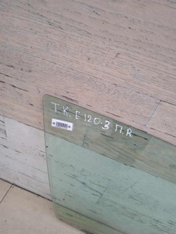 steklo-dveri-perednee-pravoe-toyota-corolla-ix-e120-e130-art-83159-big-1