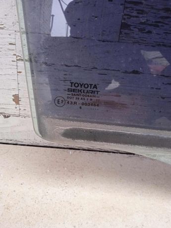 steklo-dveri-zadnee-pravoe-sedan-toyota-corolla-ix-e120-e130-art-83160-big-3