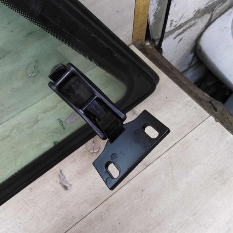 steklo-gluxoe-zadnee-pravoe-fortocka-audi-a3-8l-art-83319-big-3