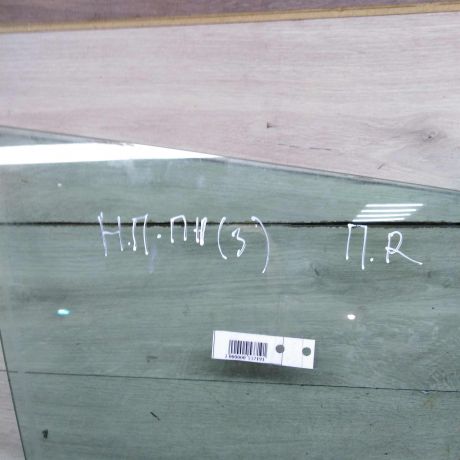 steklo-dveri-perednee-pravoe-nissan-primera-p11-art-83727-big-1