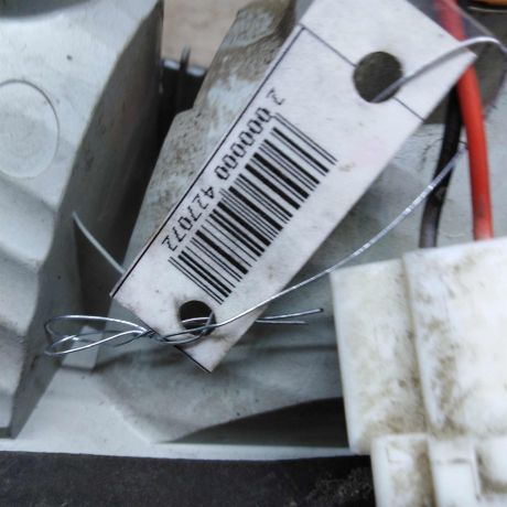 fonar-zadnii-pravyi-na-krysku-bagaznika-mitsubishi-carisma-art-84809-big-4