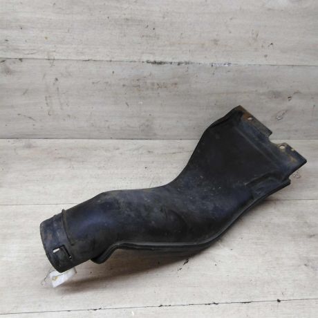 zabornik-vozduxa-mitsubishi-carisma-i-art-85119-big-3