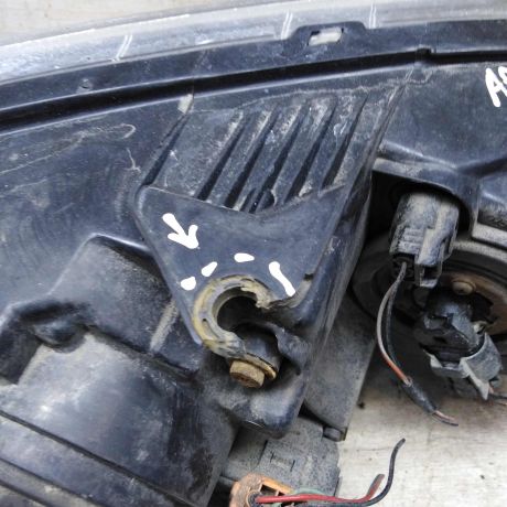 fara-peredniaia-levaia-mazda-3-bk-defekt-ksenon-sedan-art-85426-big-5