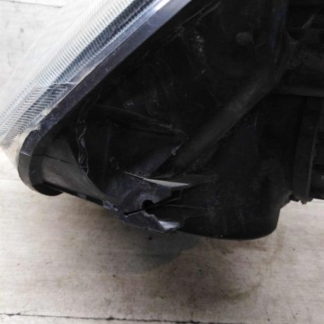 fara-peredniaia-levaia-ford-fiesta-art-85427-big-4