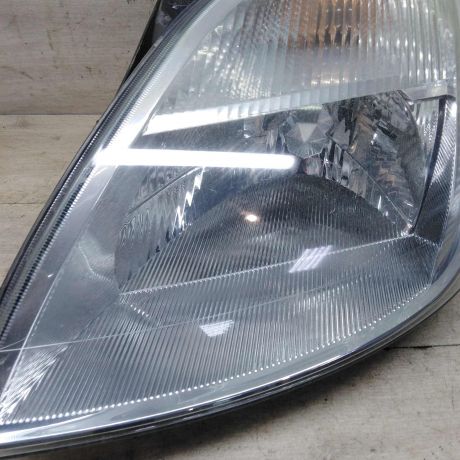 fara-peredniaia-levaia-ford-fiesta-art-85427-big-2