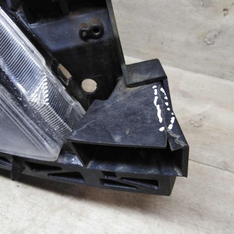 fara-peredniaia-pravaia-mazda-3-bk-sedan-ksenon-defekt-art-85429-big-2