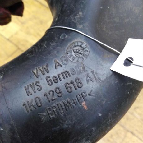 patrubok-vozduxovoda-volkswagen-passat-b6-20-tdi-art-30354-big-2