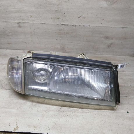 fara-peredniaia-pravaia-skoda-octavia-tour-bez-ukazatelia-povorota-art-86214-big-0