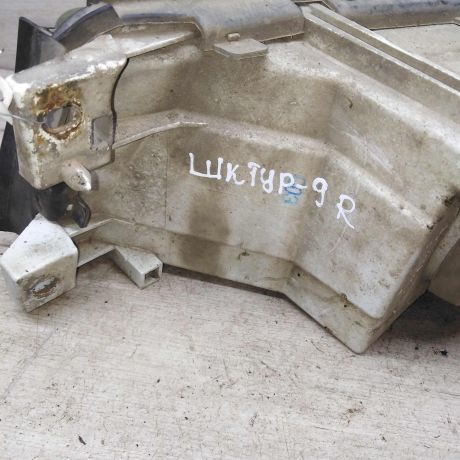 fara-peredniaia-pravaia-skoda-octavia-tour-bez-ukazatelia-povorota-art-86214-big-3