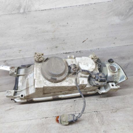 fara-peredniaia-pravaia-skoda-octavia-tour-bez-ukazatelia-povorota-art-86214-big-4