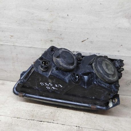 fara-peredniaia-pravaia-volkswagen-passat-b5-otrazatel-boltaetsia-art-86408-big-4