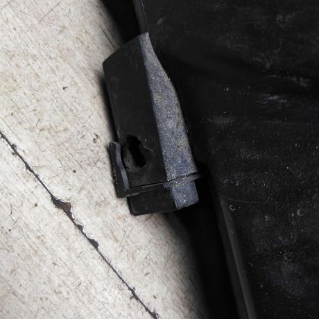 fara-peredniaia-pravaia-volkswagen-passat-b5-otrazatel-boltaetsia-art-86408-big-7