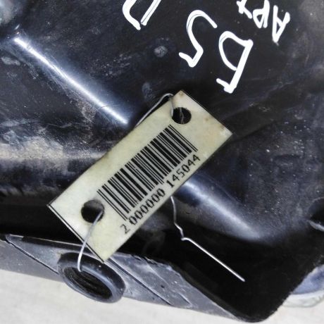 fara-peredniaia-pravaia-volkswagen-passat-b5-otrazatel-boltaetsia-art-86408-big-1