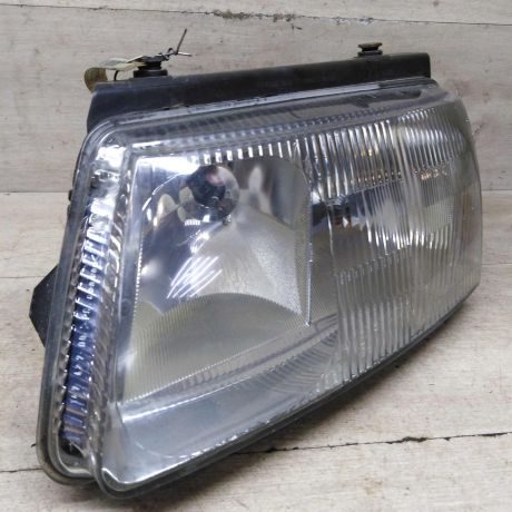 fara-peredniaia-levaia-volkswagen-passat-b5-art-86409-big-4