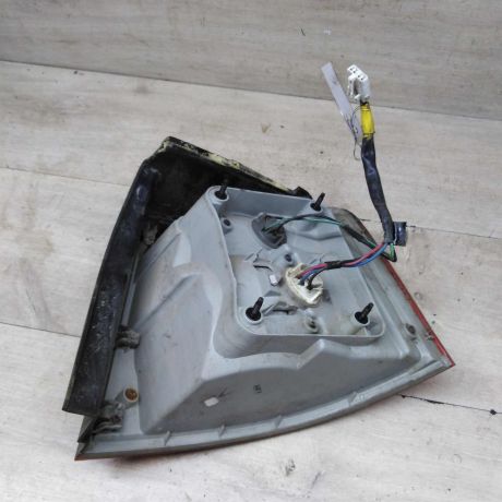 fonar-zadnii-levyi-kia-carens-i-rs-art-86717-big-5