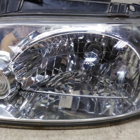 fara-peredniaia-levaia-hyundai-matrix-art-87134-big-9