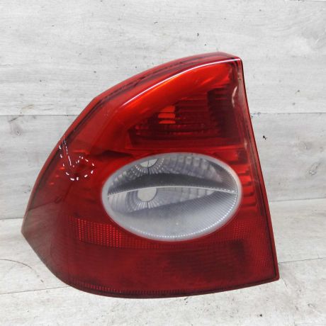 fonar-zadnii-levyi-sedan-ford-focus-2-art-87373-big-0