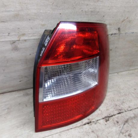 fonar-zadnii-pravyi-a4-b6-universal-art-89584-big-0