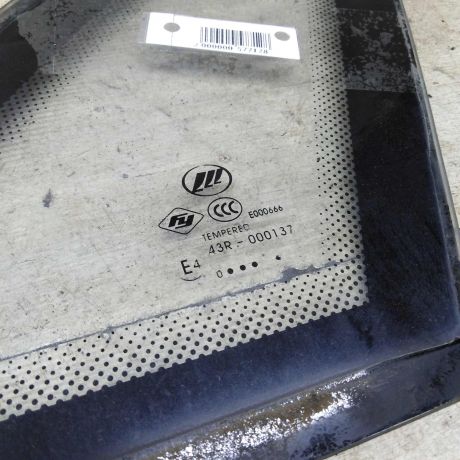 steklo-gluxoe-zadnee-pravoe-lifan-breez-art-91168-big-2