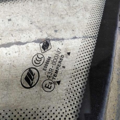 steklo-gluxoe-zadnee-levoe-lifan-breez-art-91882-big-1