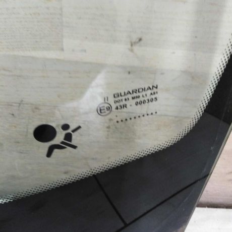 steklo-lobovoe-renault-megane-iii-art-92373-big-5