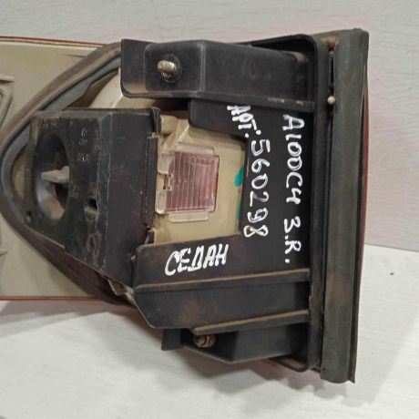 fonar-zadnii-pravyi-audi-100-c4-art-92469-big-4