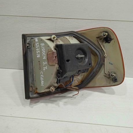 fonar-zadnii-levyi-audi-100-c4-art-92470-big-3