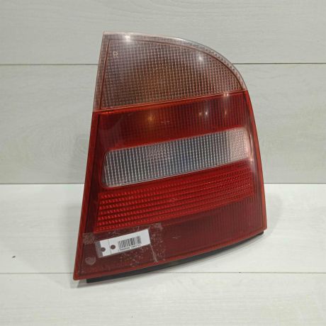 fonar-zadnii-pravyi-skoda-octavia-i-a4-dorestailing-art-92515-big-0