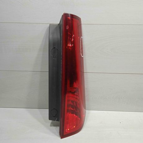 fonar-zadnii-pravyi-kia-ceed-i-defekt-art-92548-big-1