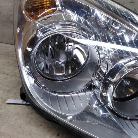 fara-peredniaia-pravaia-opel-astra-h-art-92945-big-9